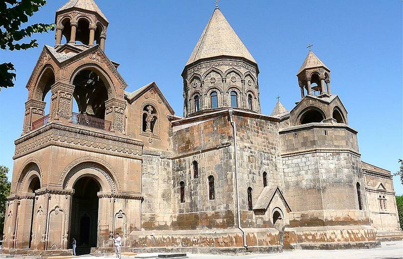Մայր Աթոռ Սուրբ Էջմիածինն իրականացնում է դրամական աջակցության ծրագիր