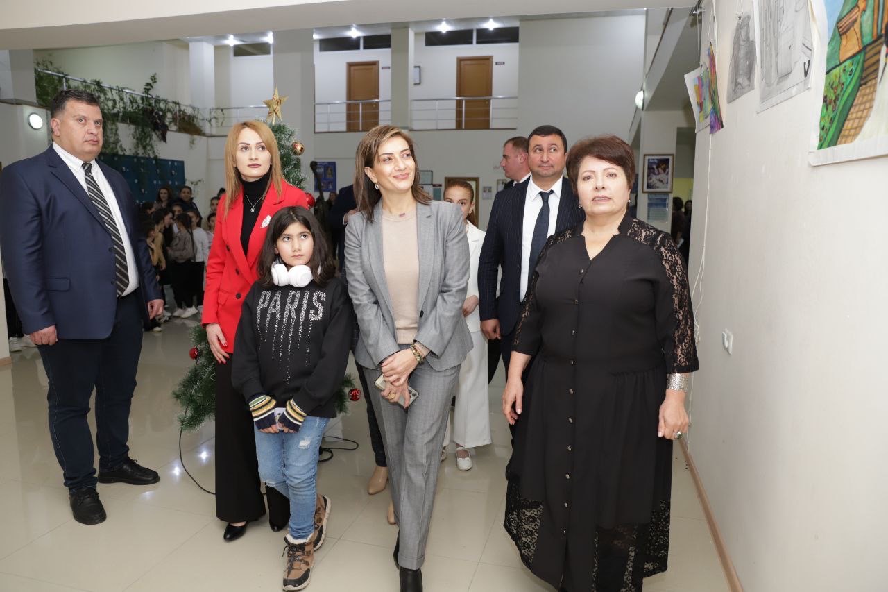 Վարչապետի տիկին Աննա Հակոբյանն Ամասիայում այցելել է մանկական արվեստի դպրոց