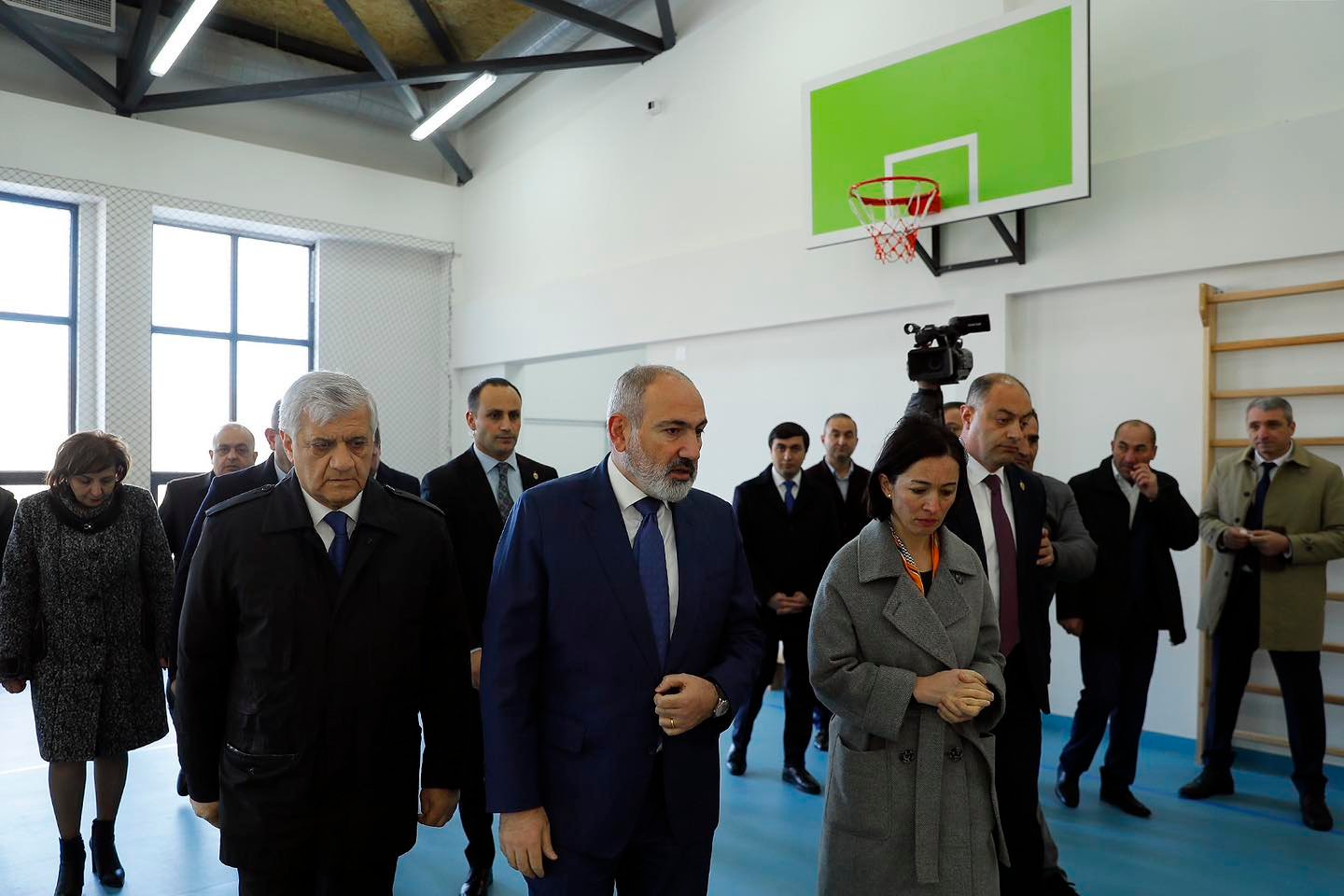 Վարչապետն այցելել է Ջրառատի նորակառույց միջնակարգ դպրոց
