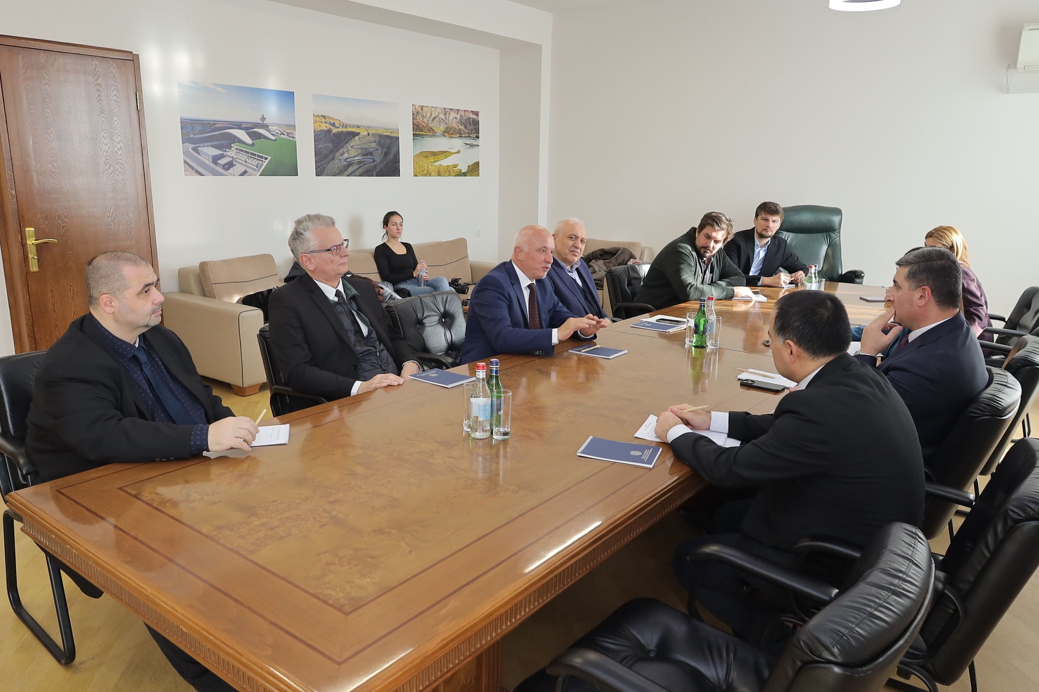 ՏԿԵ նախարարն ու Հունգարիայում ՀՀ դեսպանը քննարկել են երկկողմ առևտրատնտեսական հարաբերությունների հնարավոր ակտիվացումը