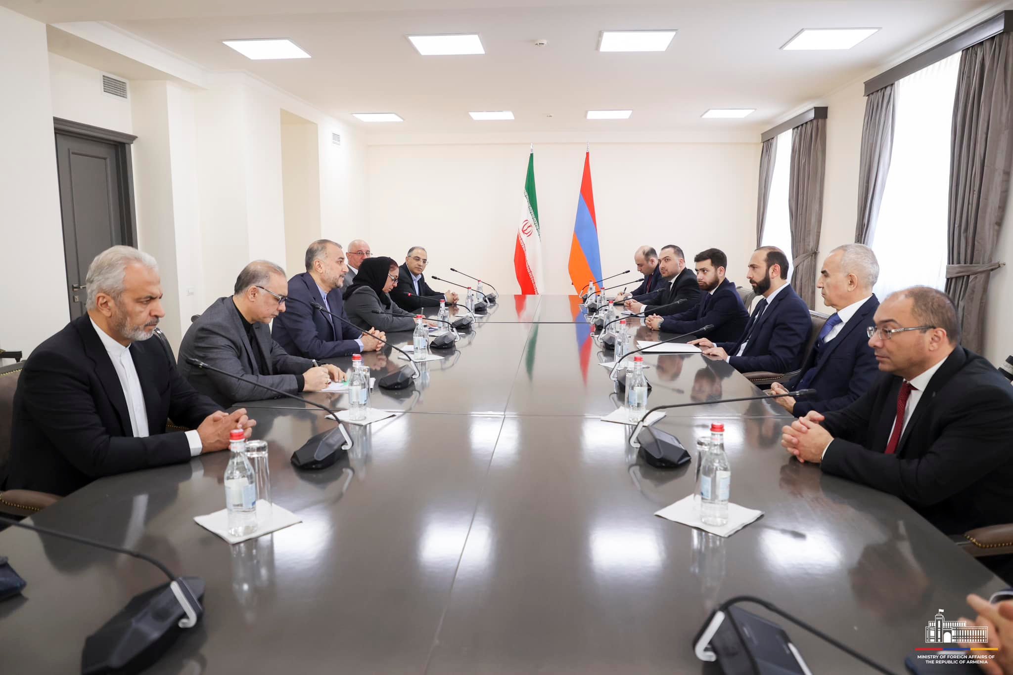 Ընթանում է Հայաստանի և Իրանի արտաքին գործերի նախարարների ընդլայնված կազմով հանդիպումը
