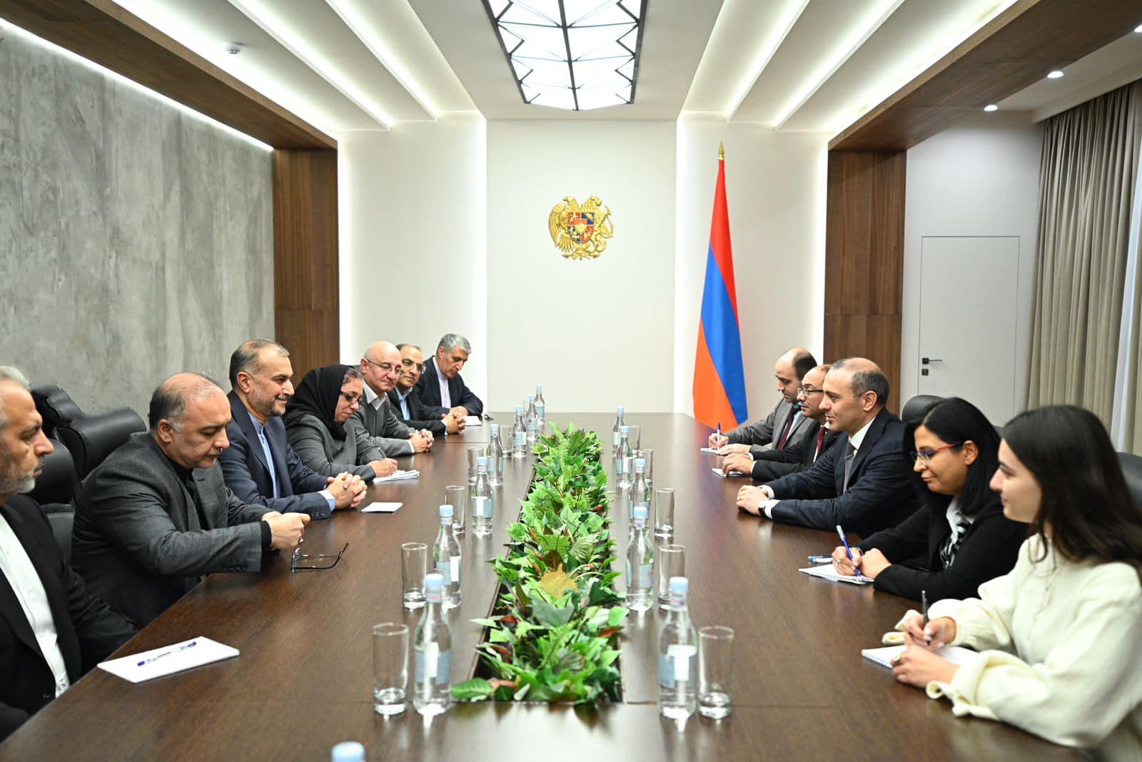 Արմեն Գրիգորյանն ու Հոսեյն Ամիր Աբդոլլահիանը քննարկել են երկկողմ տնտեսական և անվտանգային հարաբերություններին առնչվող հարցեր