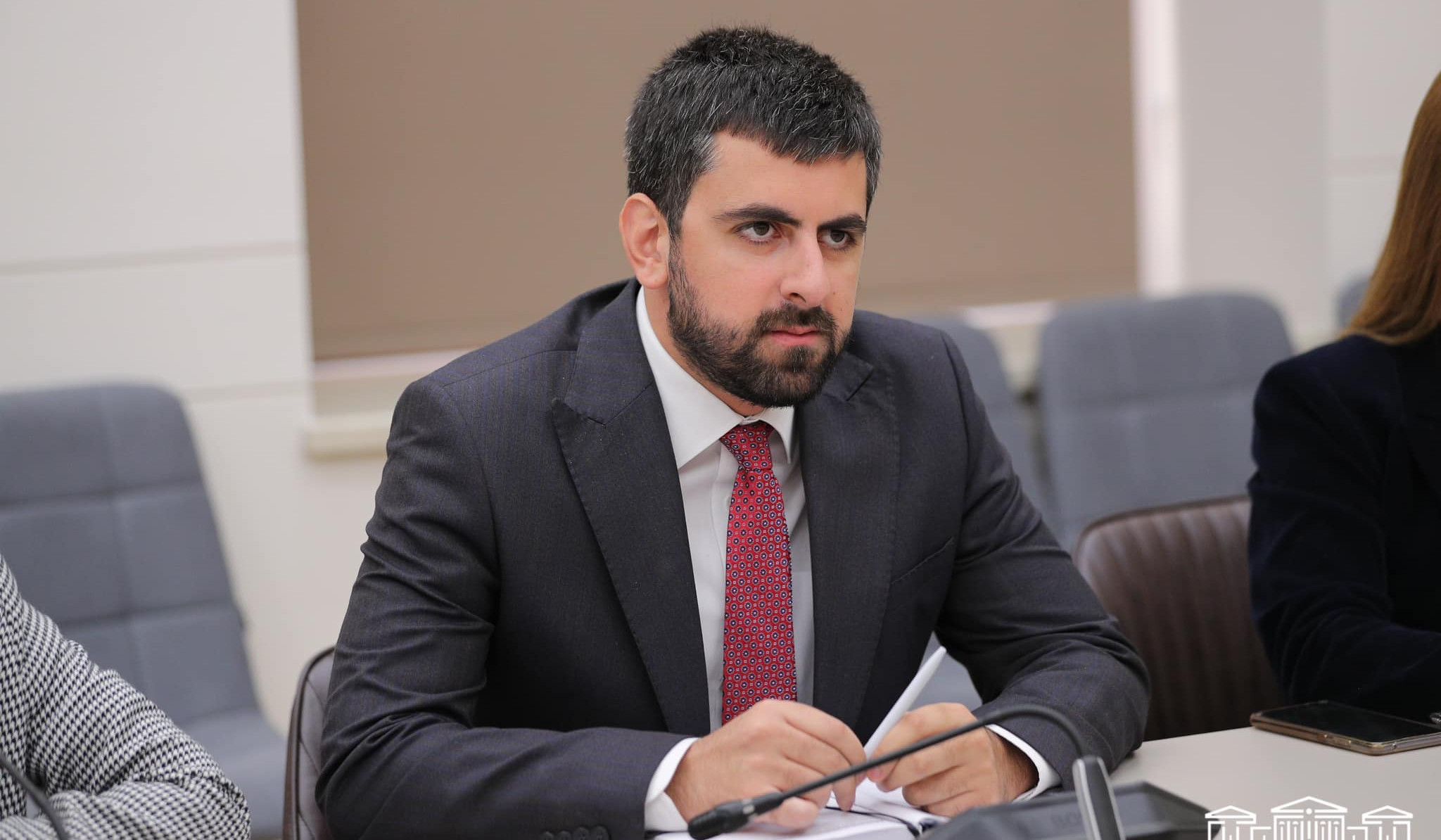 Հայաստան-Ադրբեջան բանակցությունները եղել են երկկողմ ձևաչափով, հայտարարության մեջ որևէ այլ կողմի մասին նշում չկա. Խանդանյան