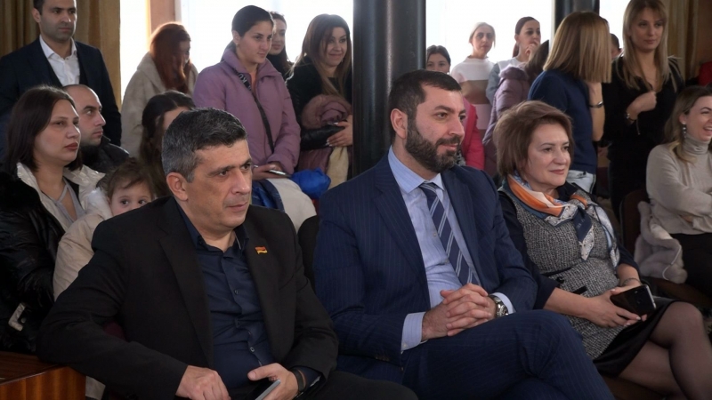 Բոլոր երեխաները Նոր տարուն սպասում են անակնկալի, և մենք ցանկացանք ուրախություն և ժպիտ պարգեւել նրանց. Ռուստամ Բաքոյան