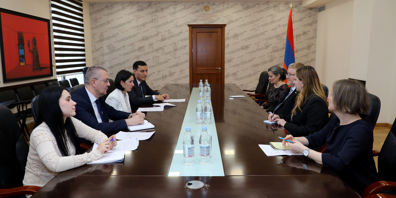 Ժաննա Անդրեասյանն ընդունել է ՀՀ-ում Կանադայի նորանշանակ դեսպանին