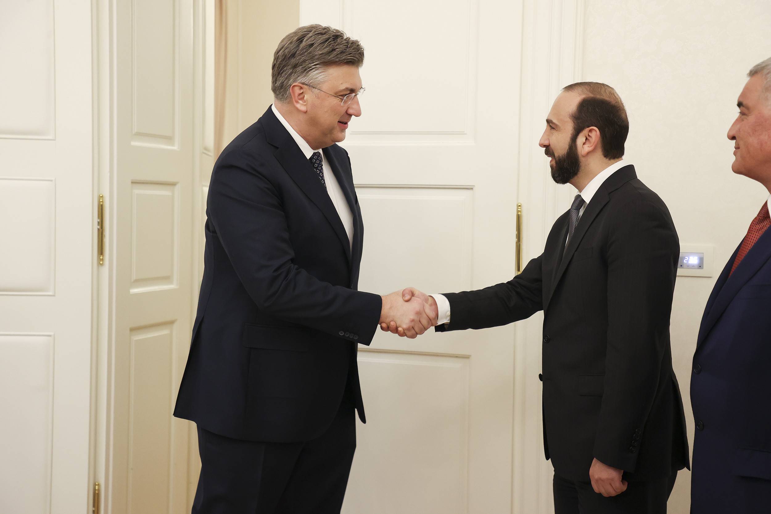 Հայաստանի ԱԳ նախարարը և Խորվաթիայի վարչապետը մտքեր են փոխանակել երկկողմ քաղաքական երկխոսության խորացման և այլ հարցերի շուրջ