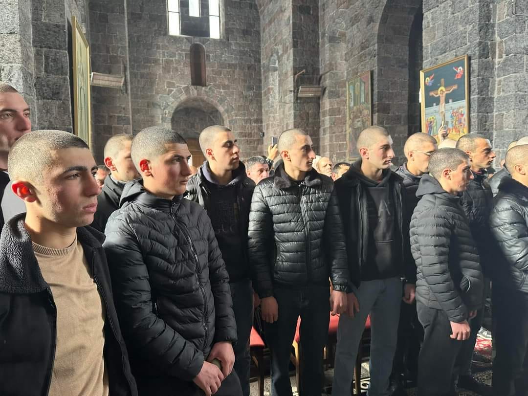 Գեղարքունիքի մարզի նորակոչիկները ստացել են Գեղարքունյաց թեմի հոգևոր դասի օրհնությունը