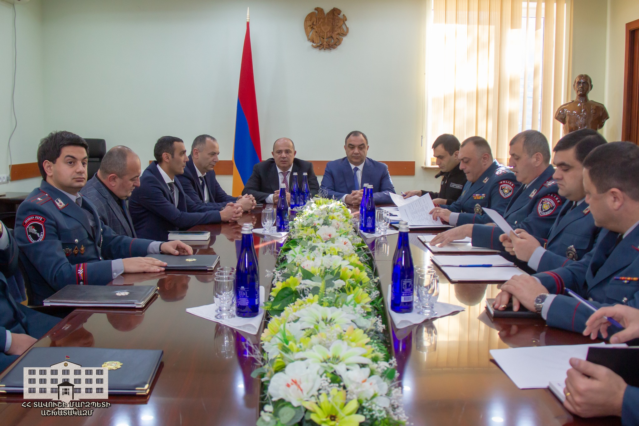 ՆԳ նախարարը Տավուշում հանդիպում-քննարկում է ունեցել մարզի ոստիկանների և քաղաքացիների մասնակցությամբ