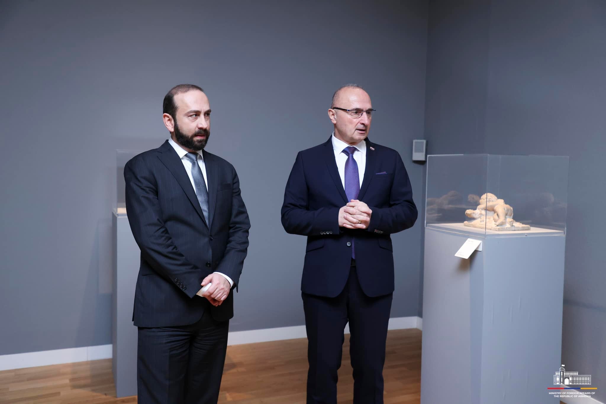 Արարատ Միրզոյանը Խորվաթիայի ԱԳ նախարարի ուղեկցությամբ այցելել է «Կլովիչի պարտեզ» պատկերասրահ