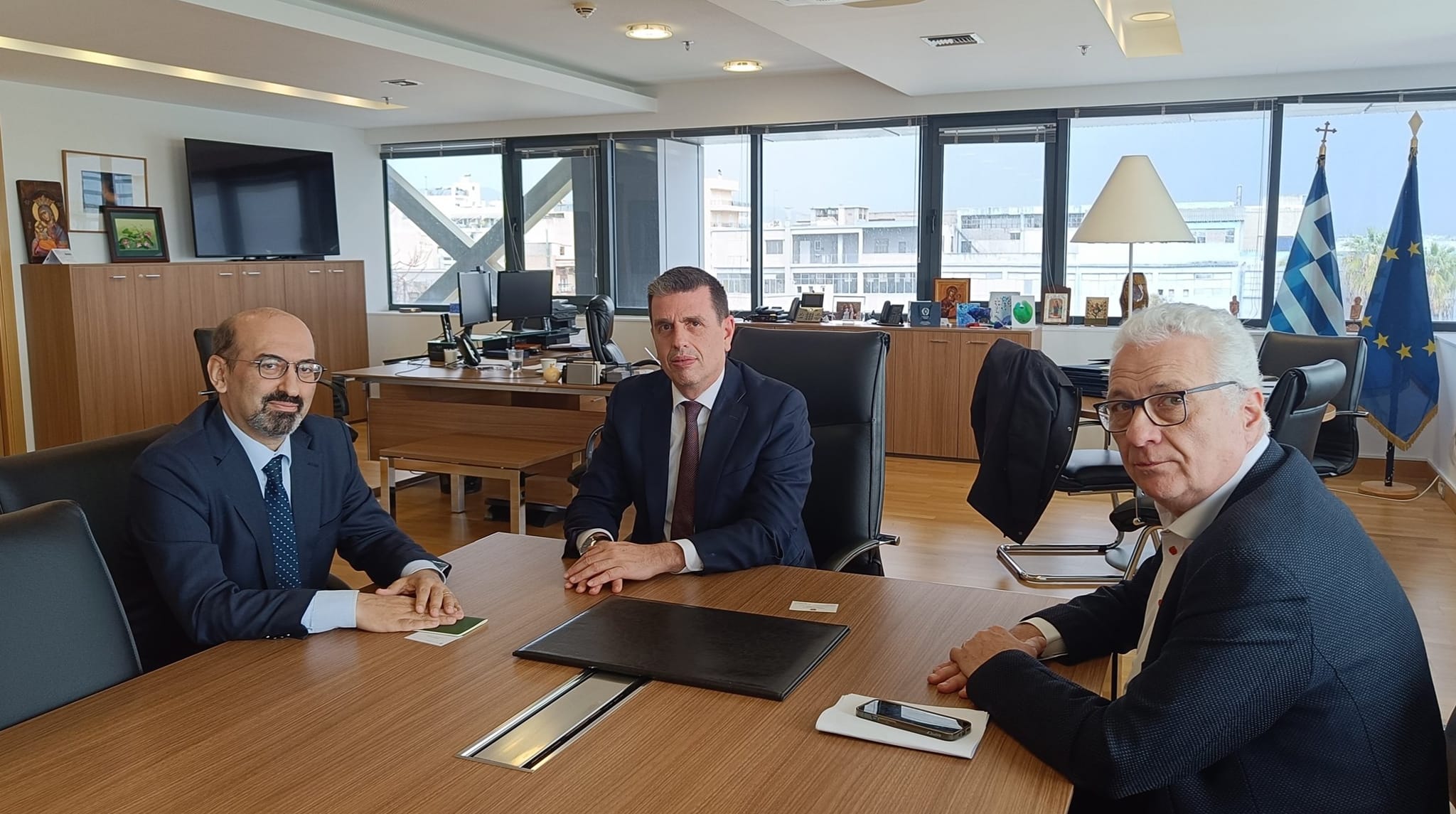 Դեսպան Տիգրան Մկրտչյանը հանդիպել է Հունաստանի ապաստանի և ներգաղթի հարցերով նախարար Դիմիտրիս Կերիդիսին