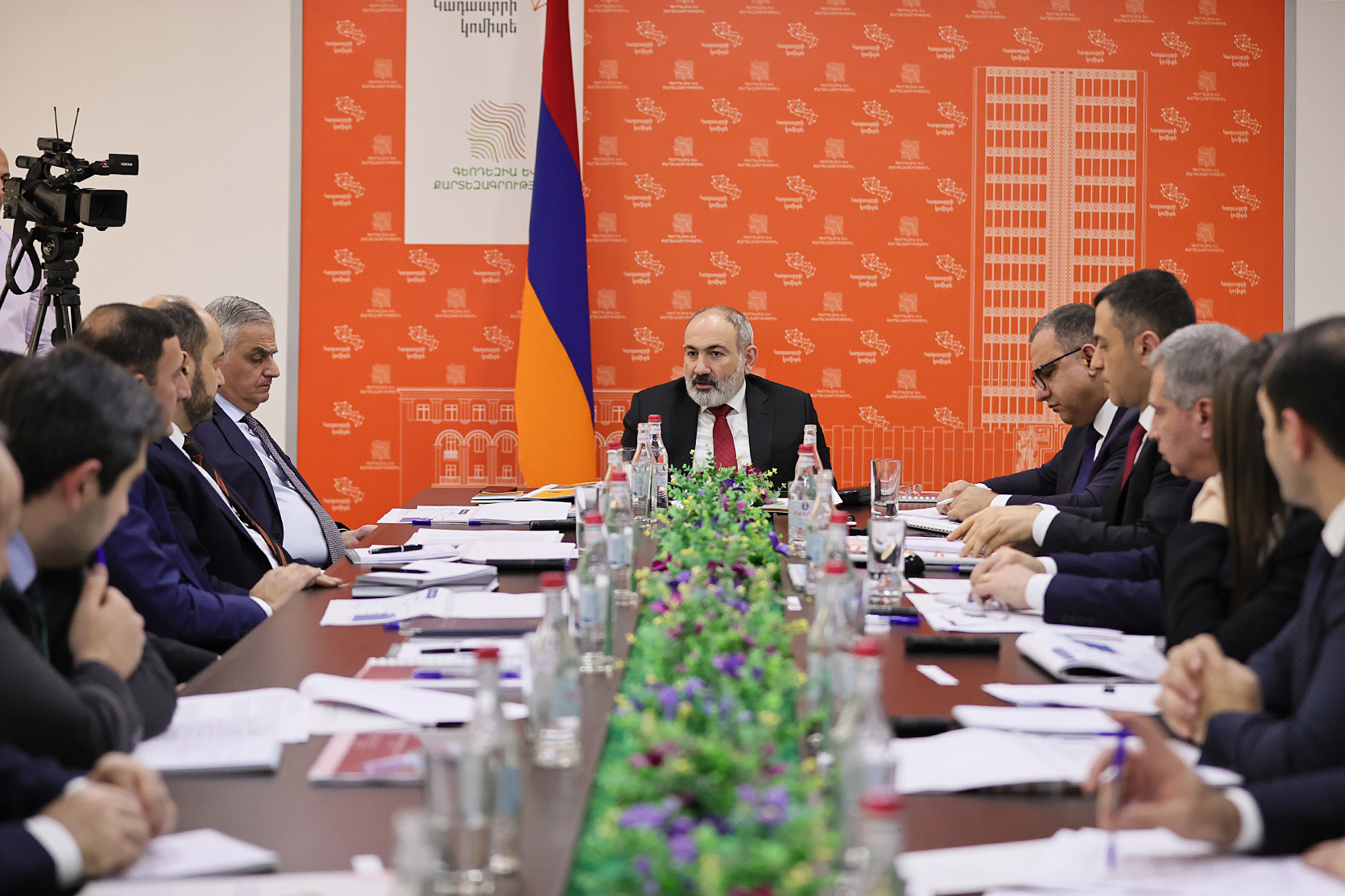 Վարչապետն այցելել է Կադաստրի կոմիտե
