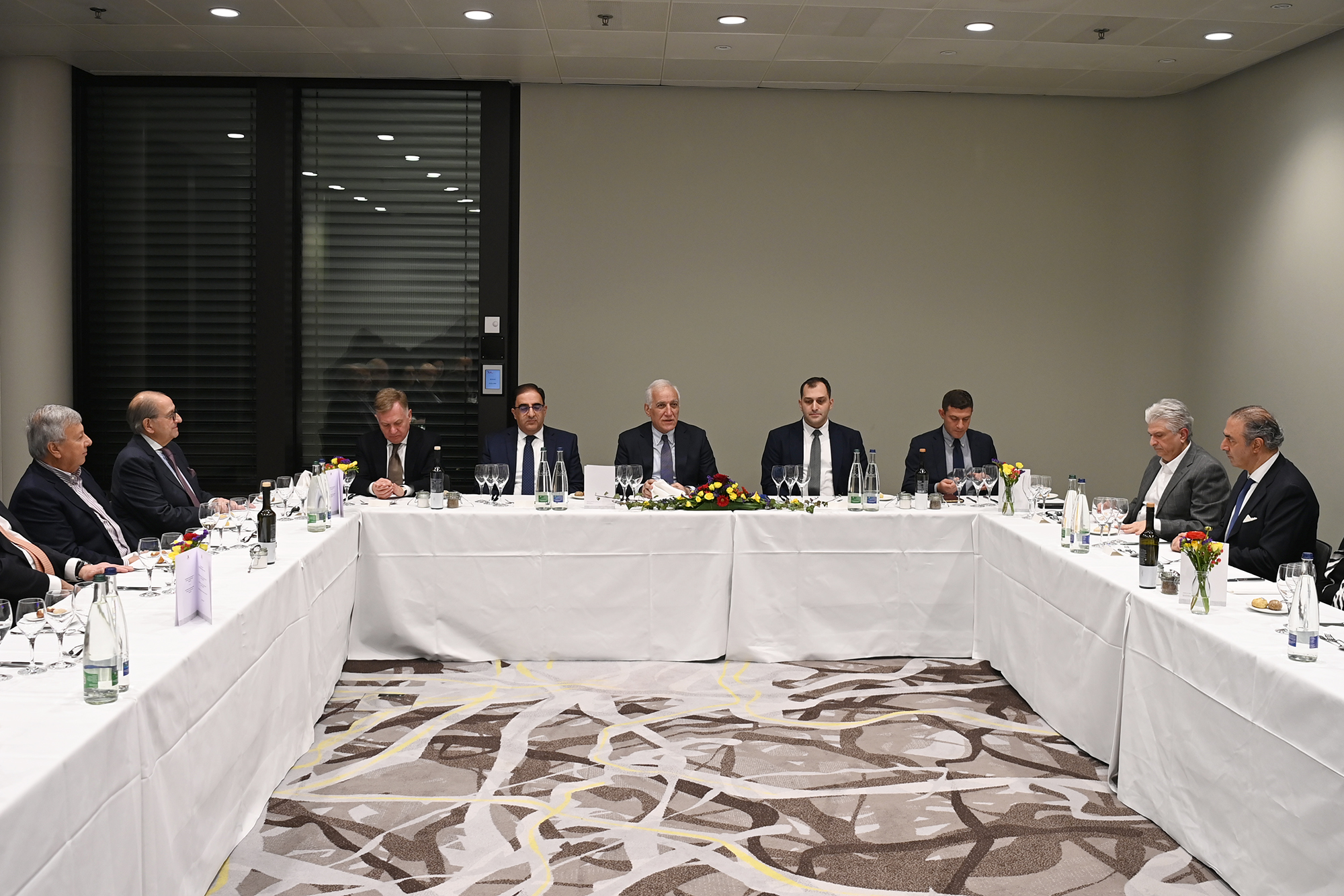 Նախագահ Վահագն Խաչատուրյանը հանդիպել է շվեյցարիահայ համայնքի ներկայացուցիչների հետ