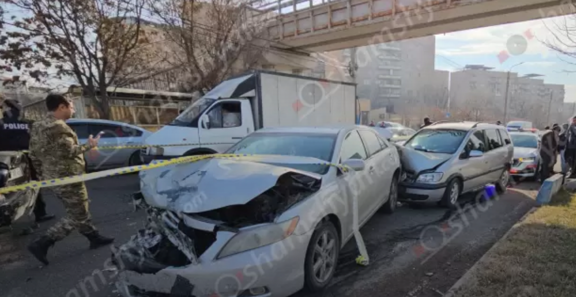 Շղթայական ավտովթար՝ Երևանում. կա տուժած