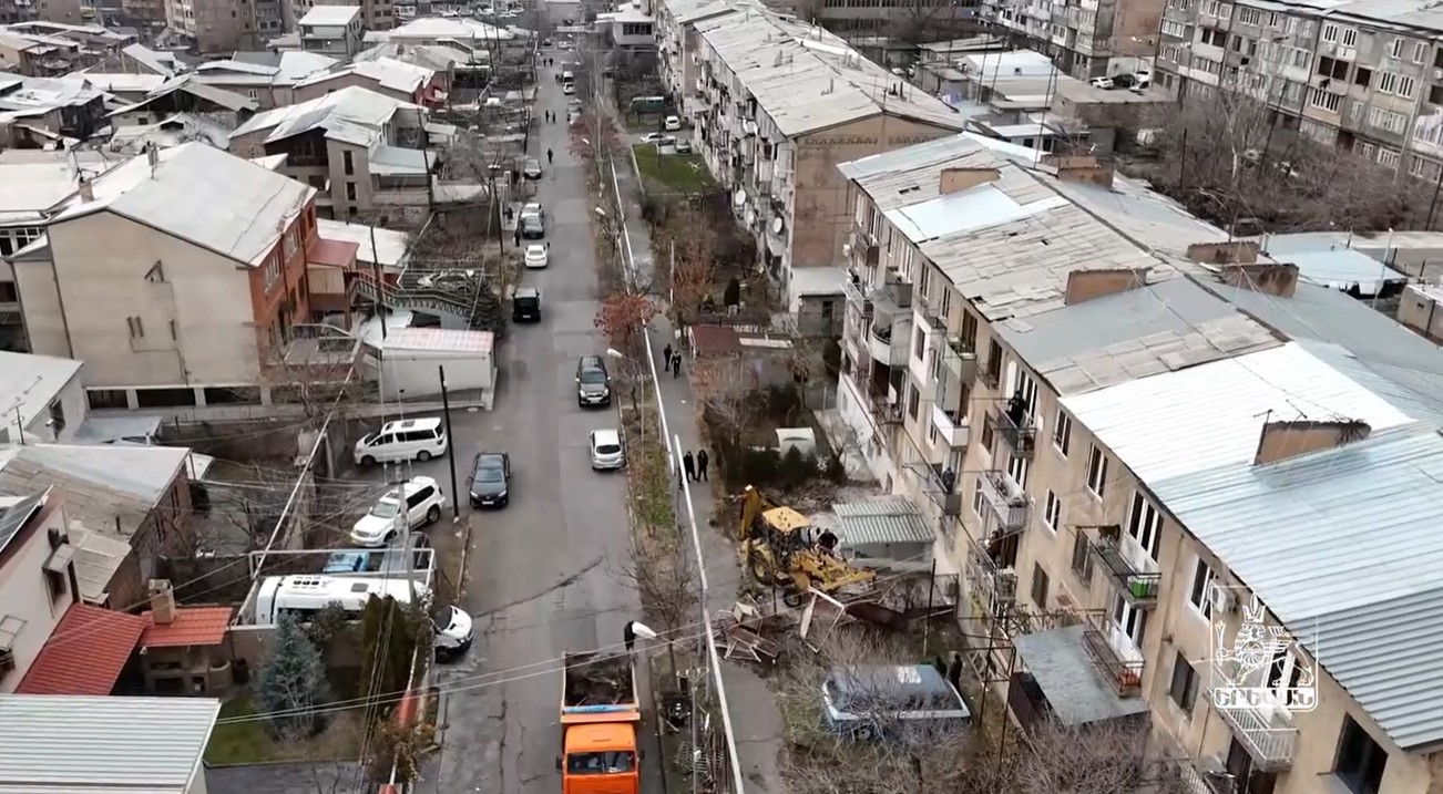 Երևանում ապօրինի կառուցված և նորմերին չհամապատասխանող շինություններն ապամոնտաժվում են