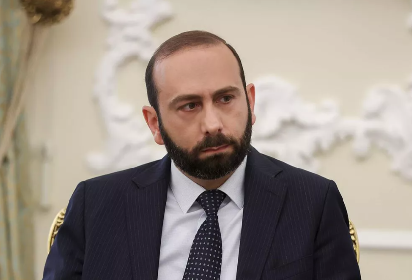 Չափազանցություն է Հայաստան-Ադրբեջան կարգավորման գործընթացը Սահմանադրության փոփոխության պատճառ համարելը. Միրզոյան