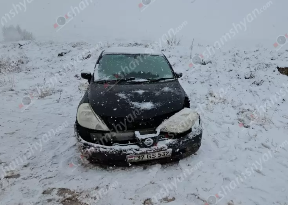 Ավտովթար՝ Կոտայքի մարզում․ բախվել են Toyota Land Cruiser Prado-ն ու Nissan Tiida-ն