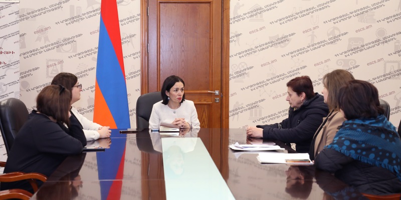 Ժաննա Անդրեասյանն ընդունել է միջին մասնագիտական կրթությամբ ուսուցիչներին