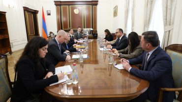 Տիգրան Խաչատրյանն Ադրիեն Կիրալիին է ներկայացրել ԼՂ-ից բռնի տեղահանված անձանց առաջնային կարիքների հասցեագրման ուղղությամբ Կառավարության քայլերը