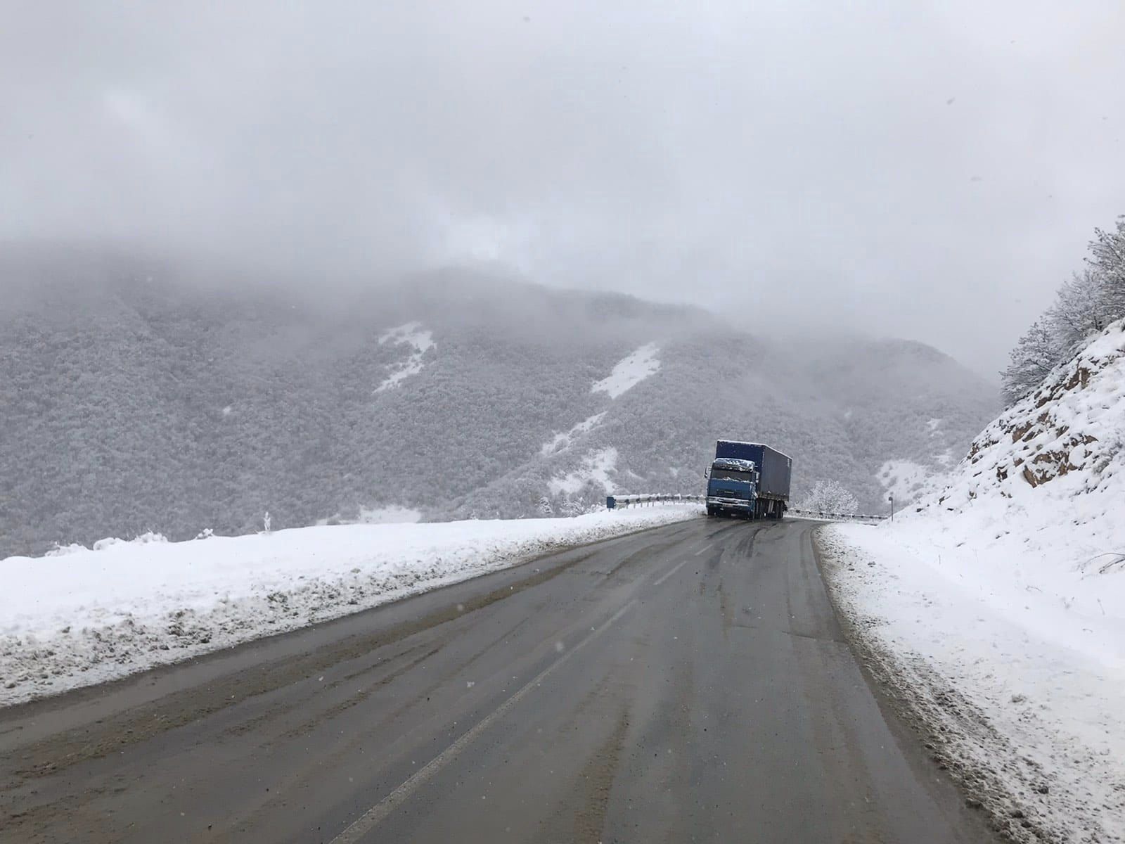 Ճանապարհաշինարարներն ավտոճանապարհներին իրականացնում են մաքրման և աղ-ավազով մշակման աշխատանքներ