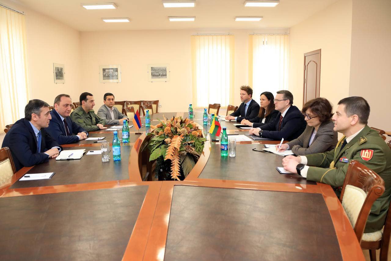Հայաստանի և Լիտվայի պաշտպանության նախարարությունների միջև անցկացվել են երկկողմ պաշտպանական խորհրդակցություններ