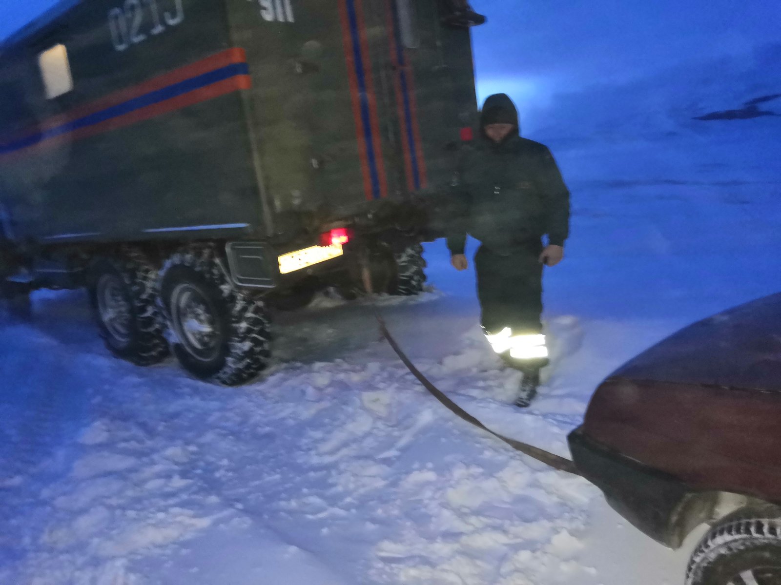 Փրկարարները դուրս են բերել արգելափակված ավտոմեքենաները