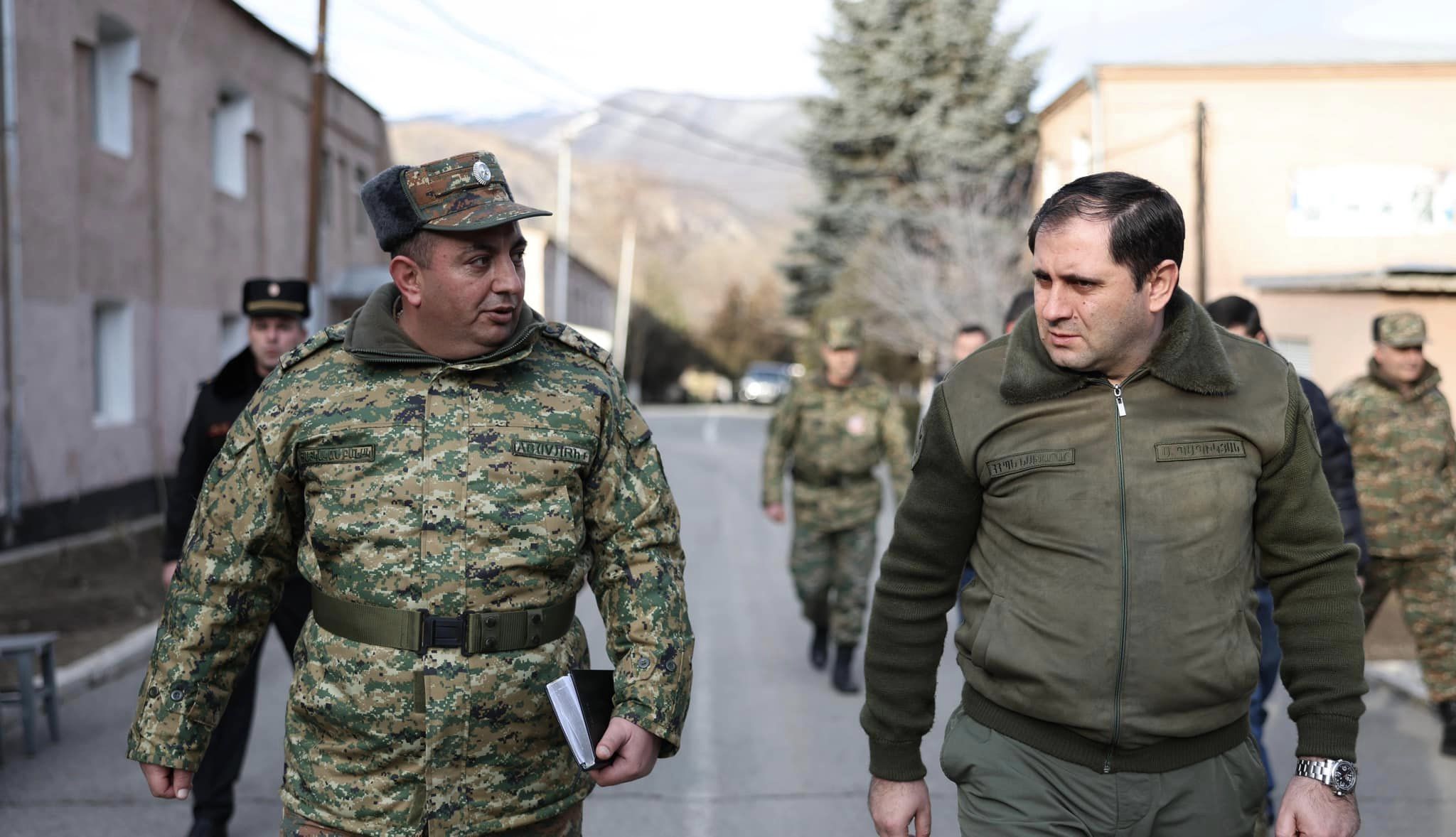 Սուրեն Պապիկյանն աշխատանքային այցով եղել է հանրապետության հյուսիսարևելյան սահմանագոտու զորամասերում