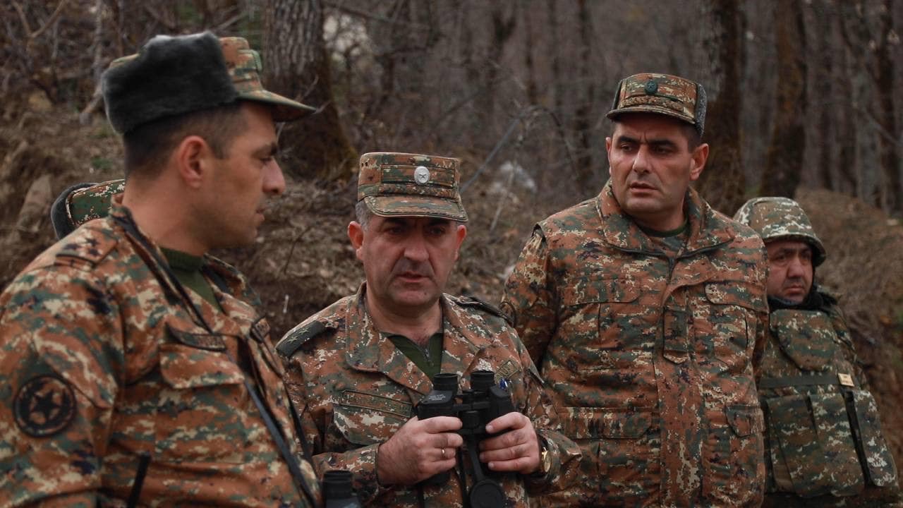 ԶՈՒ ԳՇ պետ Էդվարդ Ասրյանն աշխատանքային այցով եղել է հարավարևելյան և հարավարևմտյան սահմանագոտիներում