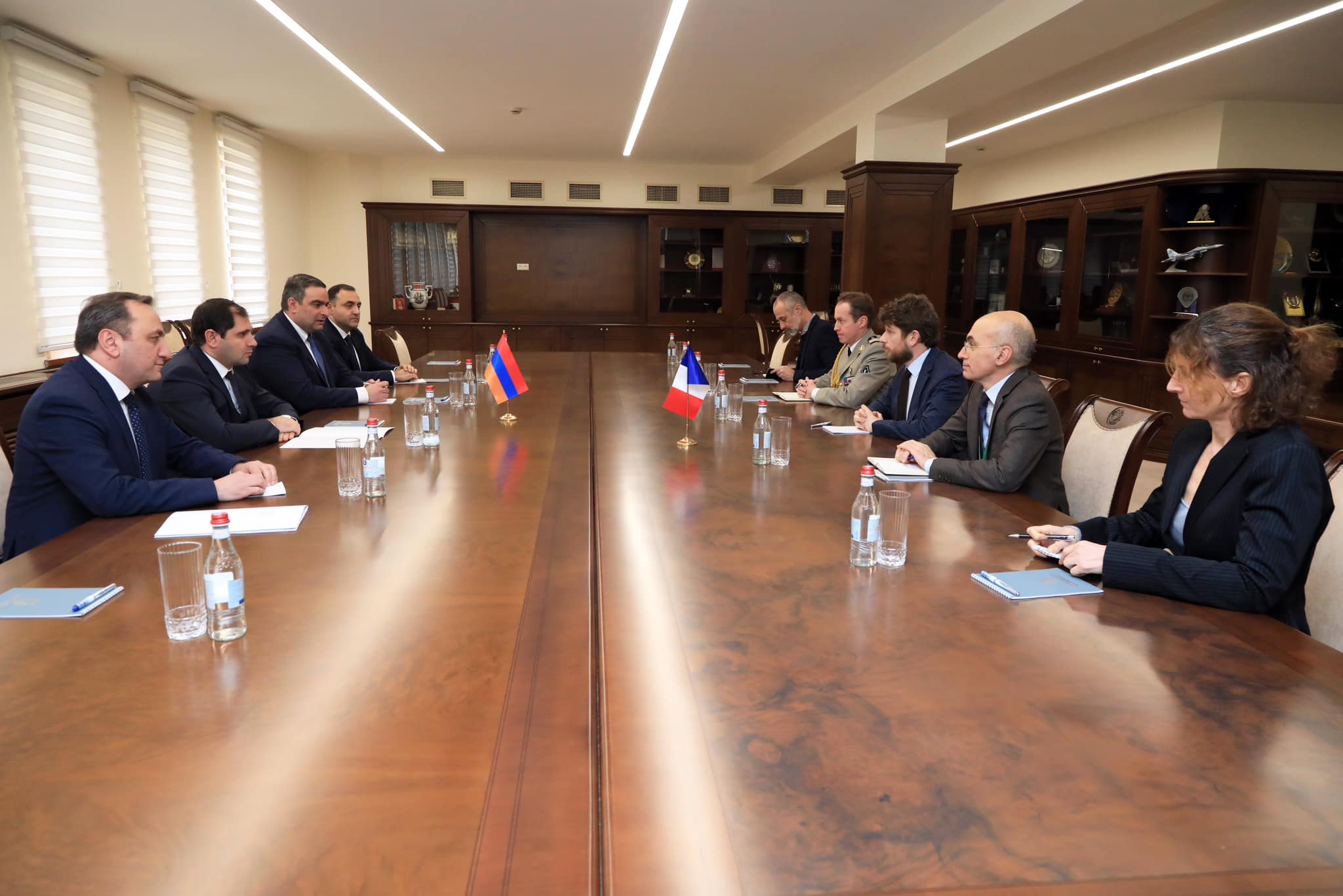 Սուրեն Պապիկյանը և Ֆրանսիայի դեսպանը քննարկել են պաշտպանության ոլորտում համագործակցության ներկա ընթացքը