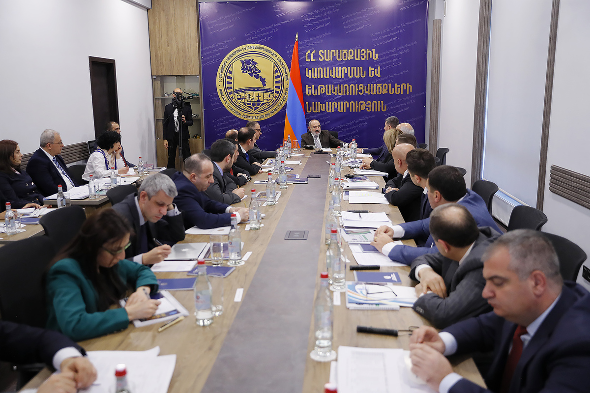 «Պետք է իմանանք, թե ճանապարհը մեզ ինչքան պետք է ծառայի». Նիկոլ Փաշինյանին հաշվետվություն է ներկայացվել