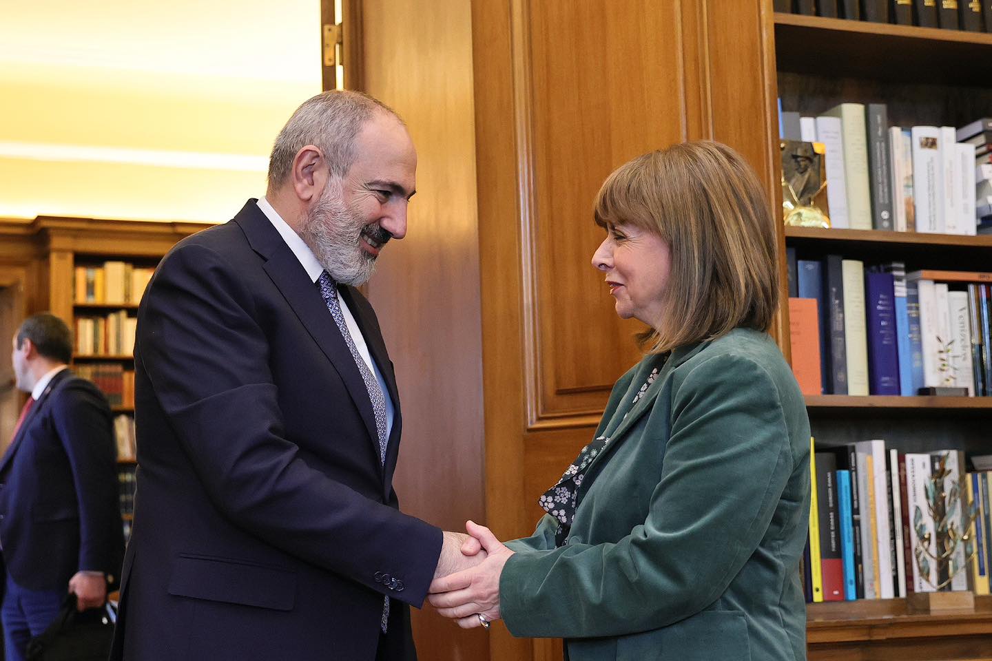 Հունաստանն աներկբա դատապարտում է ուժի կիրառումը և սատարում Հայաստանի և Ադրբեջանի միջև բանակցությունների գործընթացին․ Հունաստանի նախագահը՝ ՀՀ վարչապետին