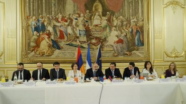 Վարչապետը հանդիպել է տարբեր ոլորտներում գործունեություն ծավալող ֆրանսիական խոշոր մի խումբ ընկերությունների ղեկավարների հետ