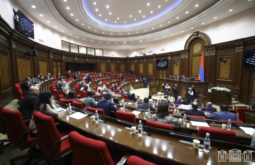 Խորհրդարանը շարունակել է քննարկել Վճռաբեկ դատարանի քաղաքացիական պալատի դատավորի թեկնածուի ընտրության հարցը