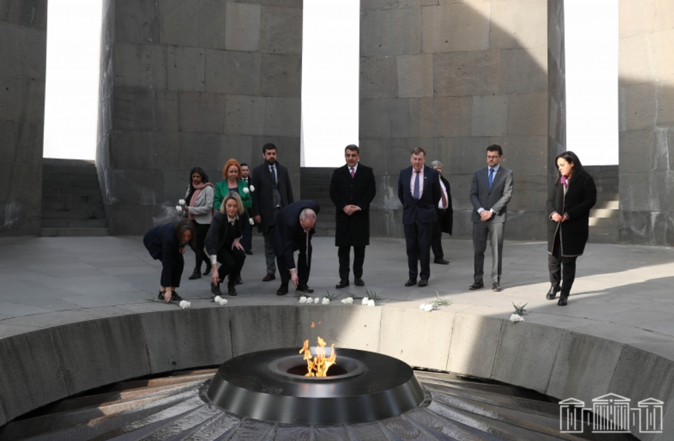 Մեծ Բրիտանիայի և Հյուսիսային Իռլանդիայի ՄԹ խորհրդարանական պատվիրակությունն այցելել է Ծիծեռնակաբերդի հուշահամալիր