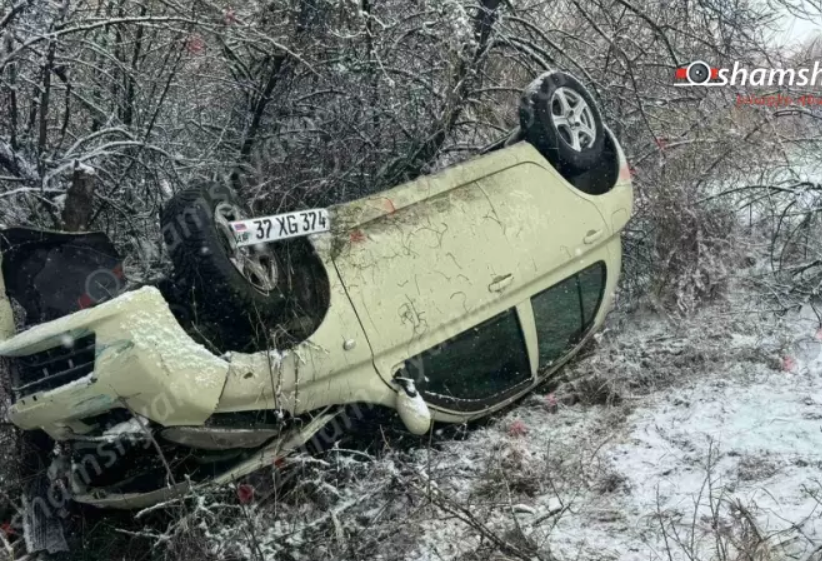 Ավոտվթար՝ Գեղարքունիքի մարզում. Nissan-ը դուրս է եկել երթևեկելի գոտուց և շրջվել