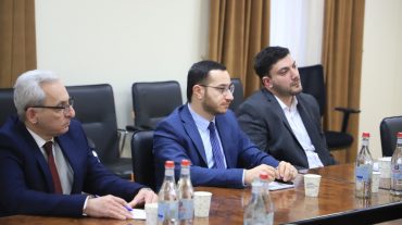 Մխիթար Հայրապետյանը հանդիպել է «Գիտուժ» նախաձեռնության ներկայացուցիչների հետ
