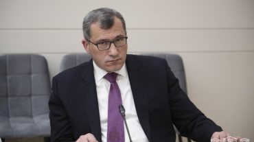 Լրացումներ են առաջարկվում «Զինվորական ծառայության և զինծառայողի կարգավիճակի մասին» և «Պետական պաշտոններ և պետական ծառայության պաշտոններ զբաղեցնող անձանց վարձատրության մասին» օրենքներում