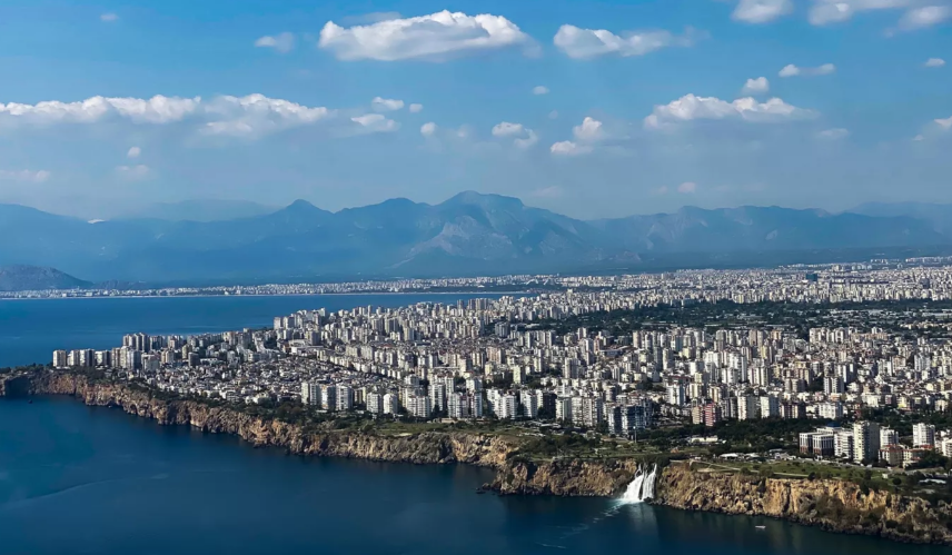 Թուրքիայի Անթալիա քաղաքում ջրհեղեղ է տեղի ունեցել