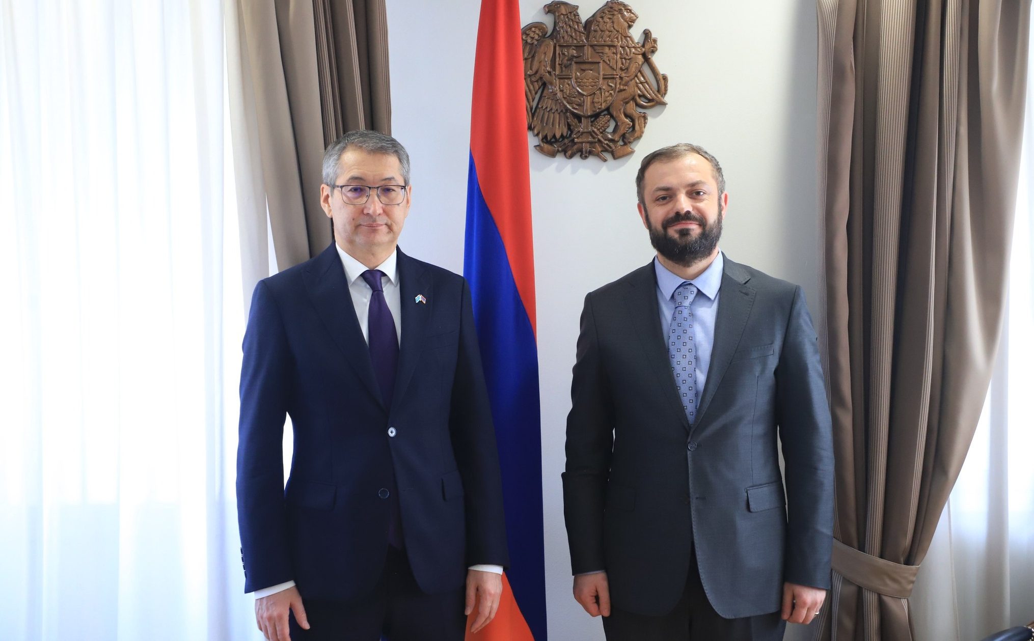 Էկոնոմիկայի նախարար Գևորգ Պապոյանն ընդունել է Ղազախստանի դեսպանին
