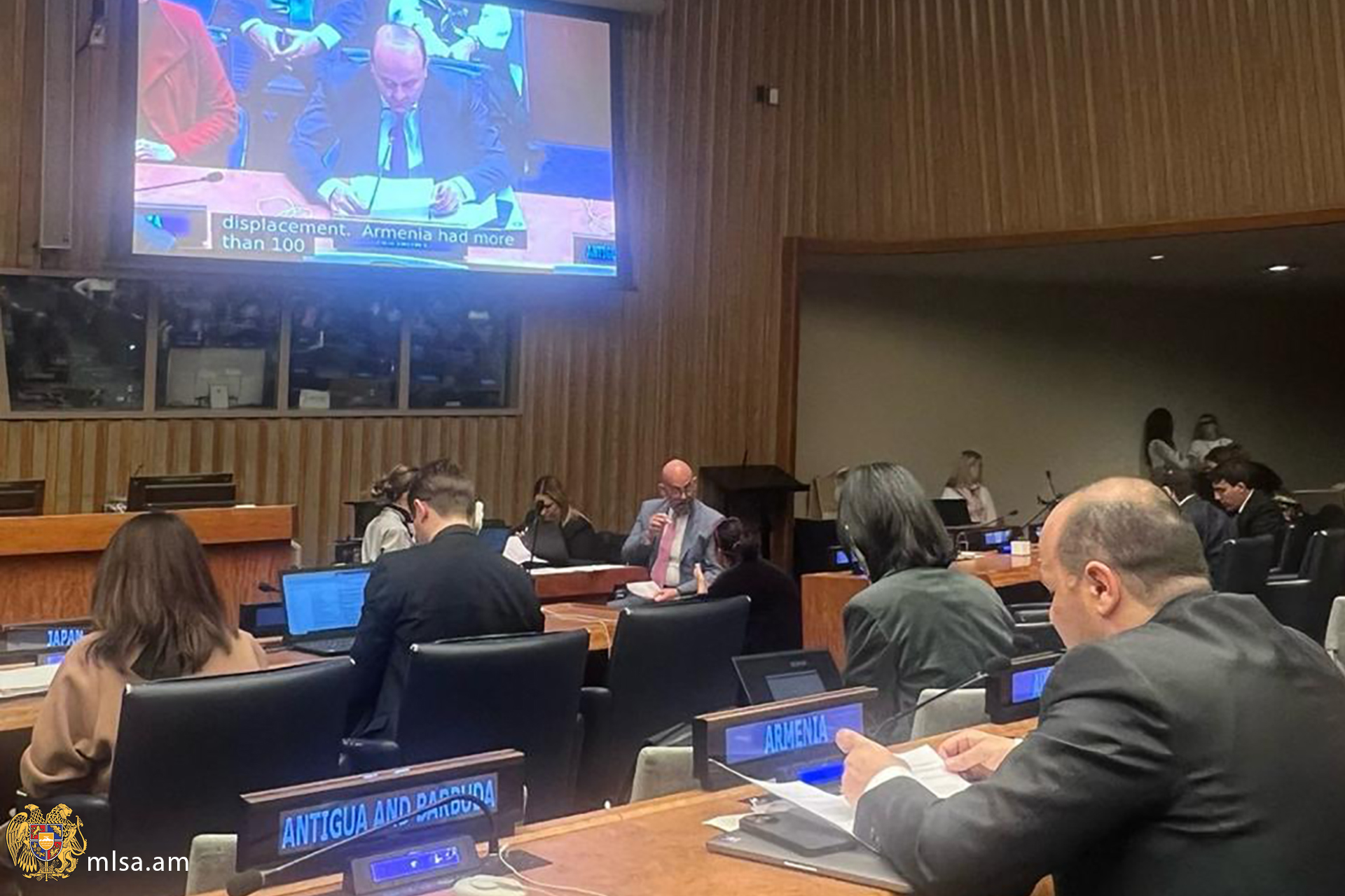 Նարեկ Մկրտչյանը ՄԱԿ կանանց կարգավիճակի հարցերով հանձնաժողովի 68-րդ նստաշրջանի իր ելույթում անդրադարձել է ԼՂ-ից բռնի տեղահանված կանանց հիմնախնդիրներին