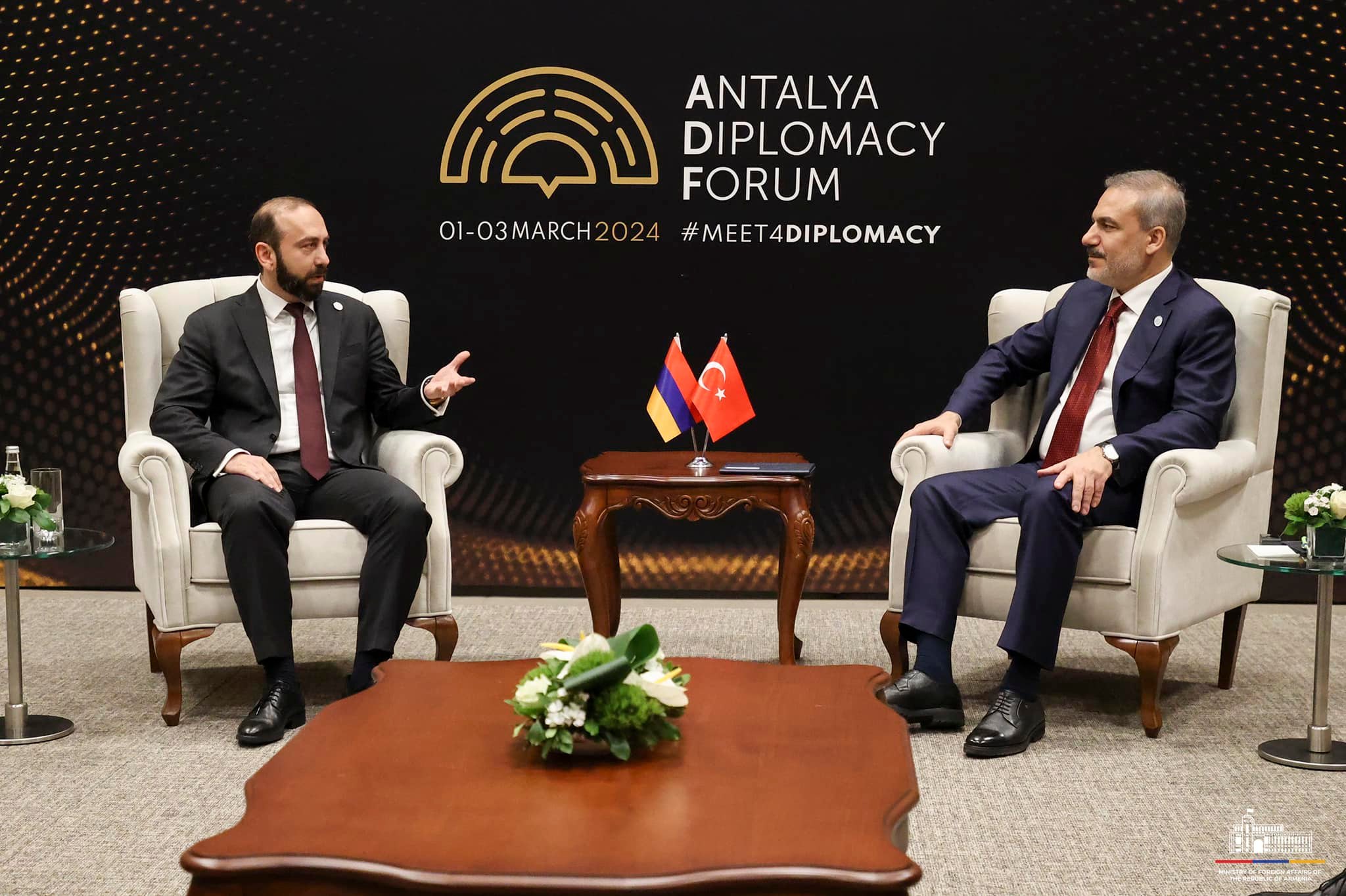 Արարատ Միրզոյանը հանդիպում է ունեցել Թուրքիայի ԱԳ նախարար Հաքան Ֆիդանի հետ