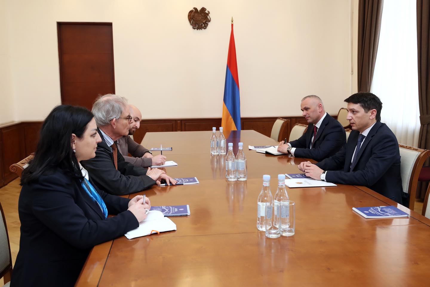 Ֆինանսների նախարարը հանդիպել է Նիդերլանդների դեսպանատան գործերի ժամանակավոր հավատարմատարի հետ
