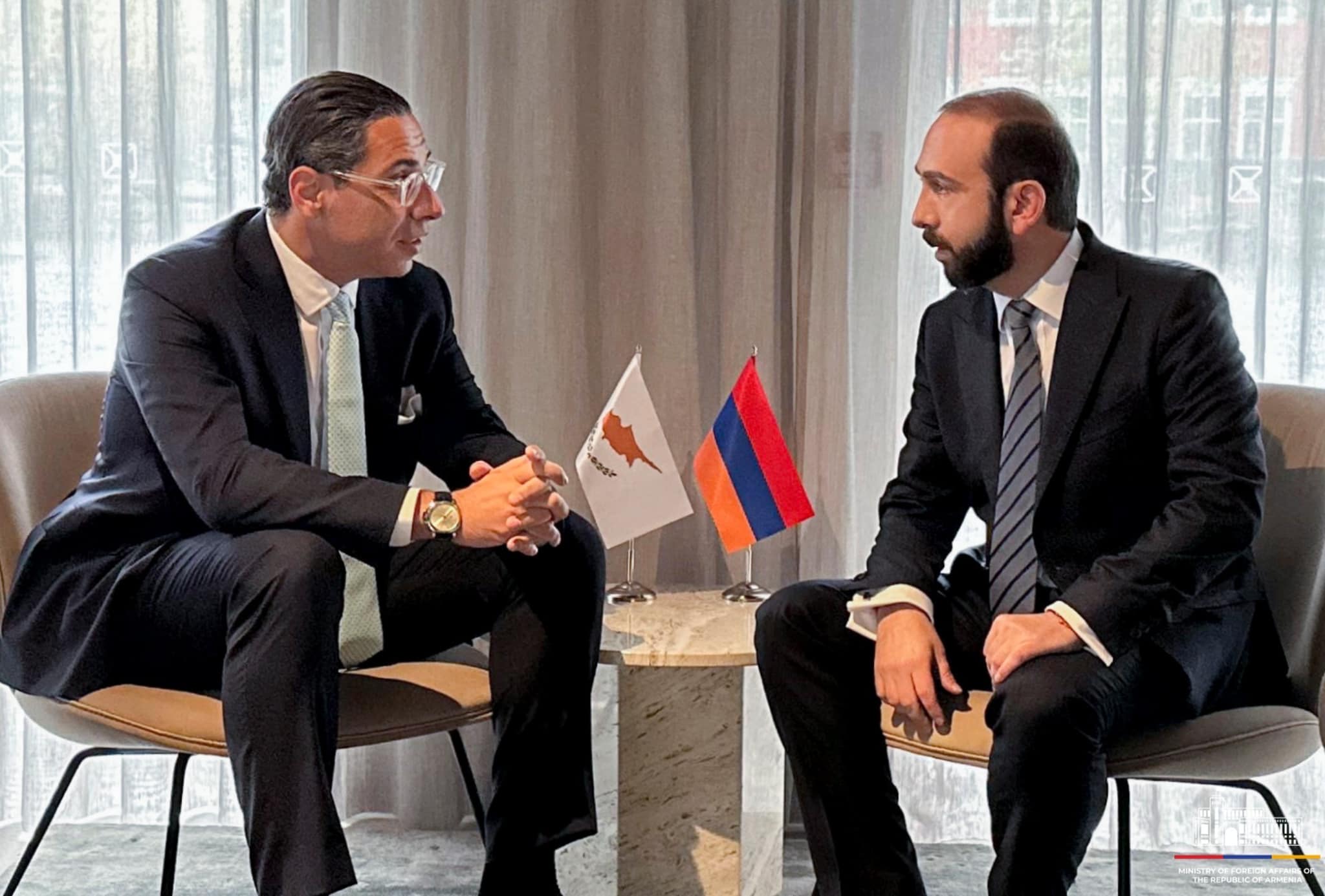 Տեղի կունենա Արարատ Միրզոյանի և Կիպրոսի ԱԳ նախարար Կոնստանտինոս Կոմբոսի առանձնազրույցը, որին կհաջորդի մամուլի ասուլիսը