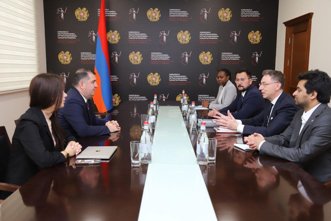 Հռոմի ստատուտով ՀՀ ստանձնած պարտավորությունների կատարման ընթացքն Արա Մկրտչյանը ներկայացրել է Քրիստոֆ Զաֆերլինգին