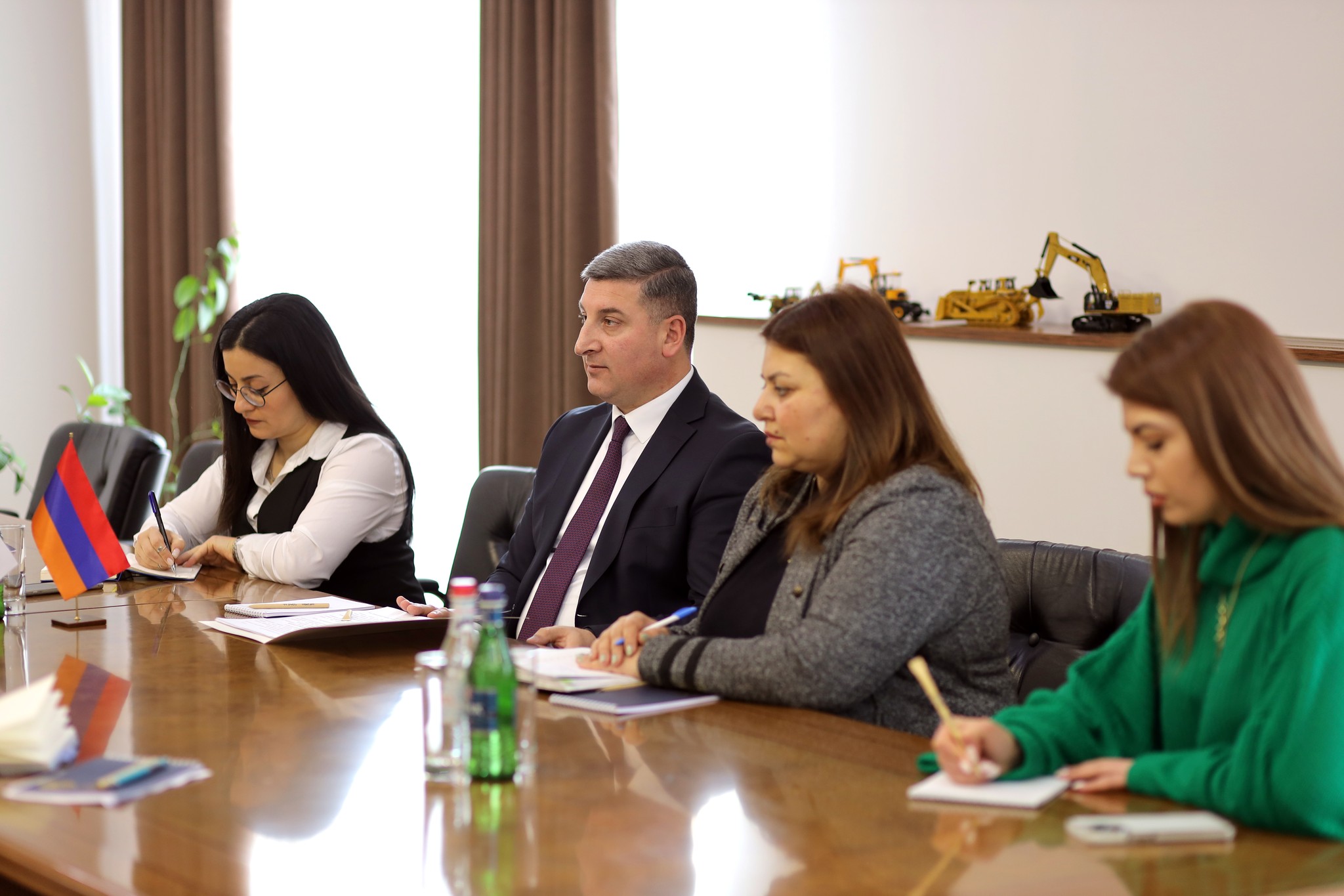 Գնել Սանոսյանն ընդունել է Ճապոնիայի դեսպանին