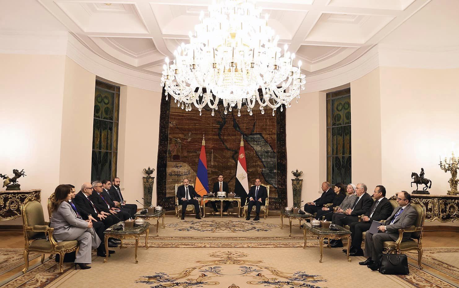 Նիկոլ Փաշինյանը հանդիպել է Եգիպտոսի նախագահի հետ