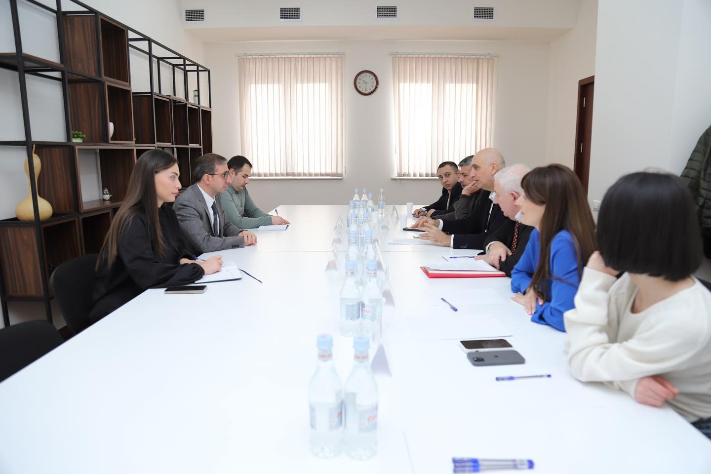 Կոռուպցիայի դեմ պայքարի ընթացքը Կարեն Կարապետյանը քննարկել է ՀՀ քաղհասարակության կազմակերպությունների հակակոռուպցիոն կոալիցիայի ներկայացուցիչների հետ