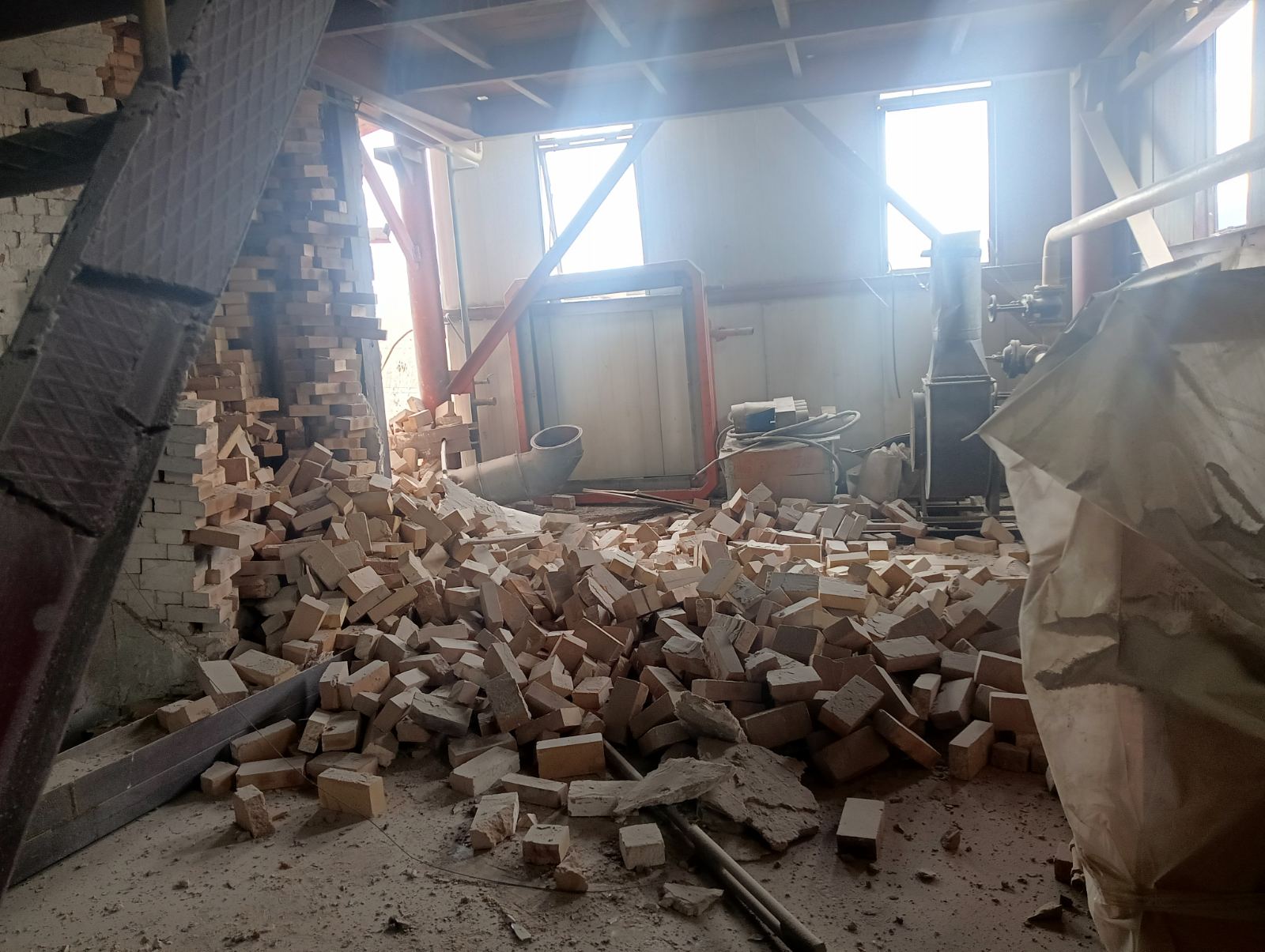Փլուզում շշերի գործարանում․ կան տուժածներ