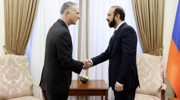 Արարատ Միրզոյանը և Լուիս Բոնոն մտքեր են փոխանակել ՀՀ-ԱՄՆ երկկողմ քաղաքական երկխոսության օրակարգի շուրջ