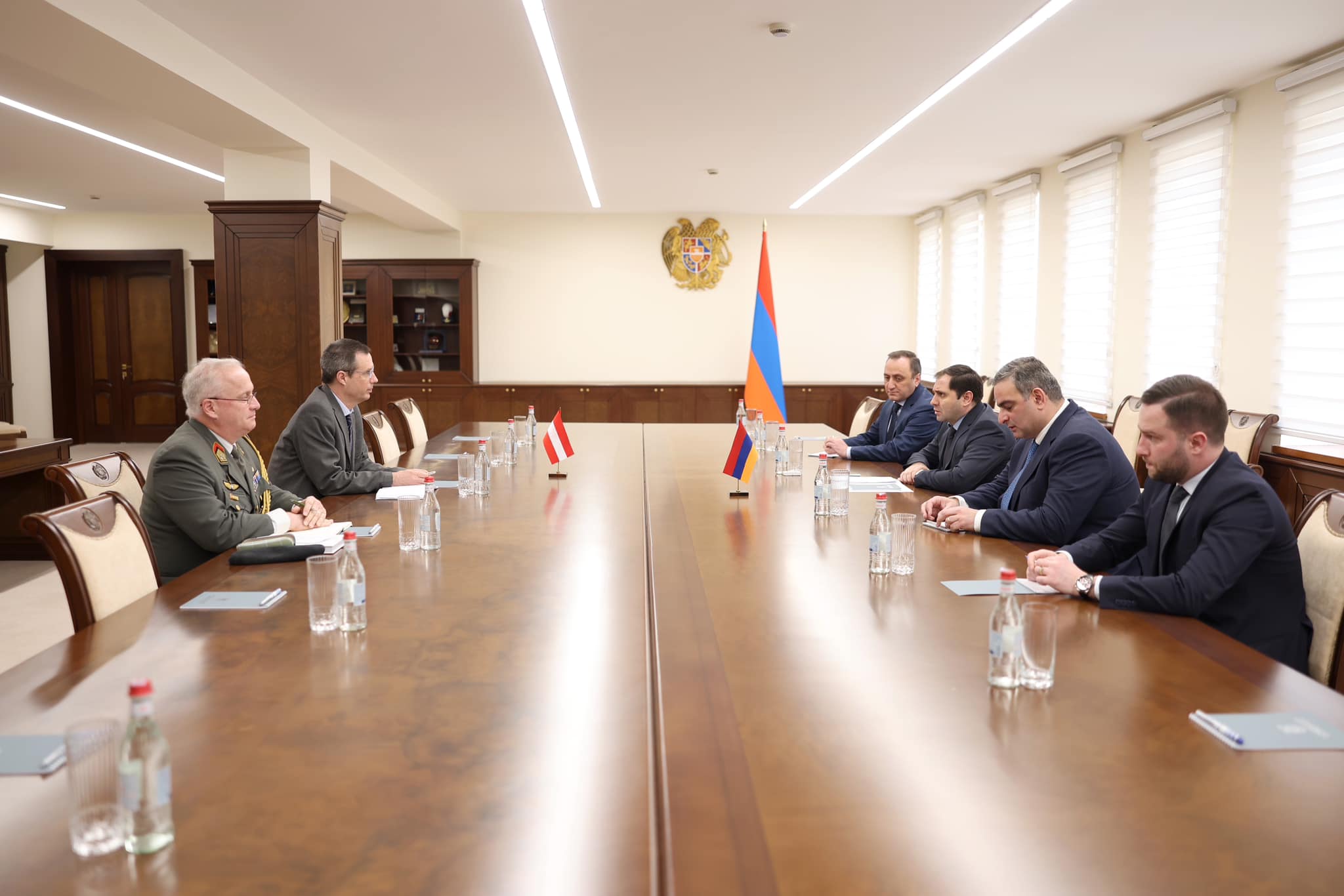 Սուրեն Պապիկյանը և Ավստրիայի դեսպանը քննարկել են պաշտպանության բնագավառում համագործակցության զարգացման հեռանկարները