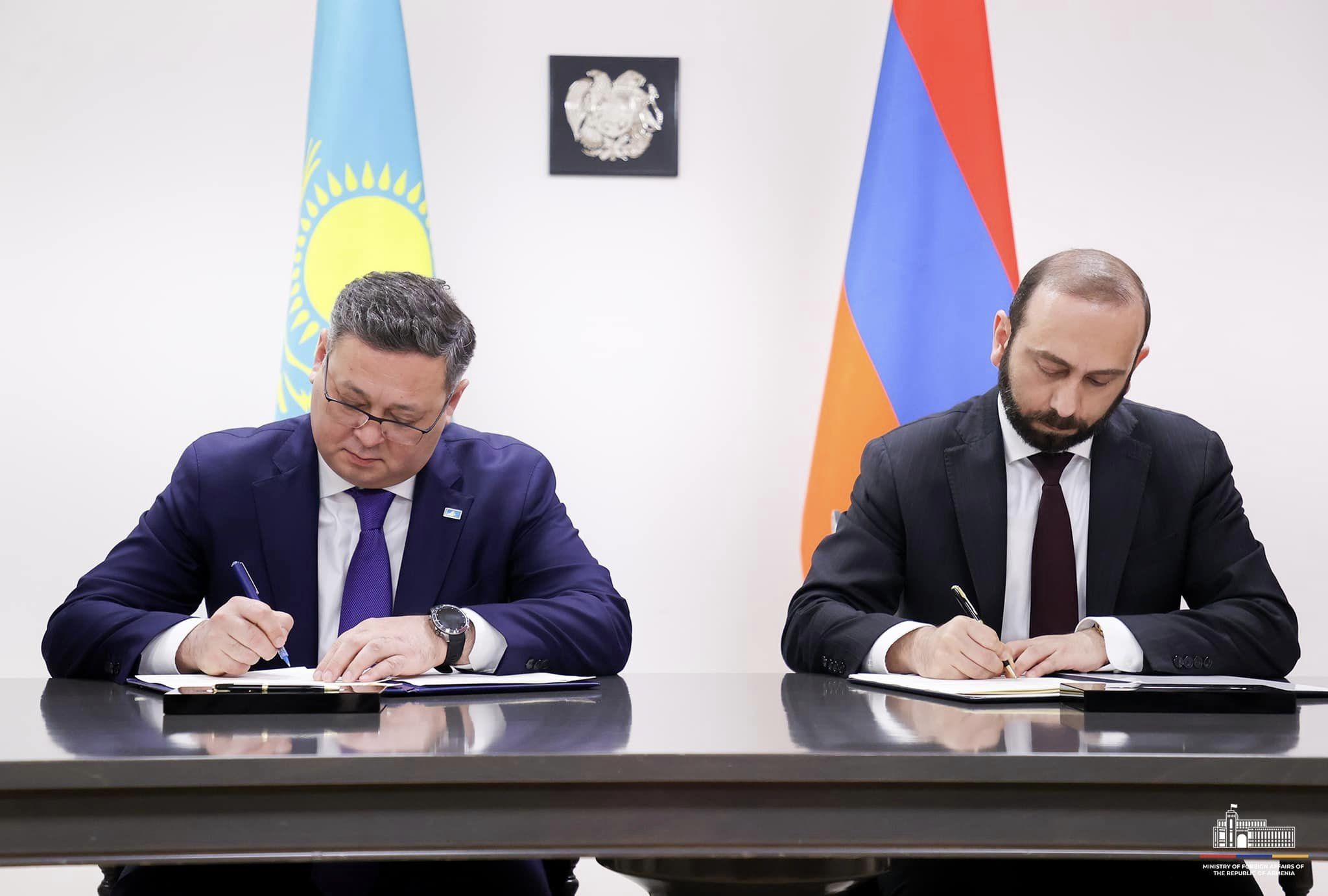 Հայաստանի և Ղազախստանի ԱԳ նախարարները ստորագրել են երկու գերատեսչությունների միջև 2024-2025թթ. գործողությունների ծրագիրը